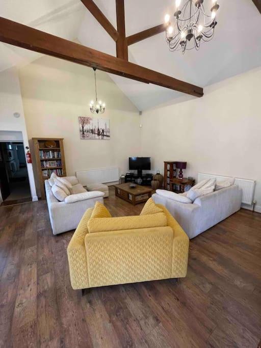 The Old Hay Barn - Games Room, Gym, Sleeps 8 Godmanchester Exterior foto