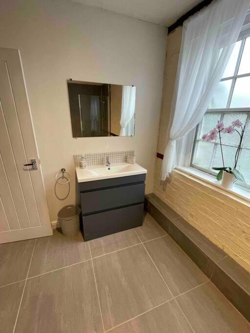 The Old Hay Barn - Games Room, Gym, Sleeps 8 Godmanchester Exterior foto