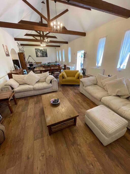 The Old Hay Barn - Games Room, Gym, Sleeps 8 Godmanchester Exterior foto